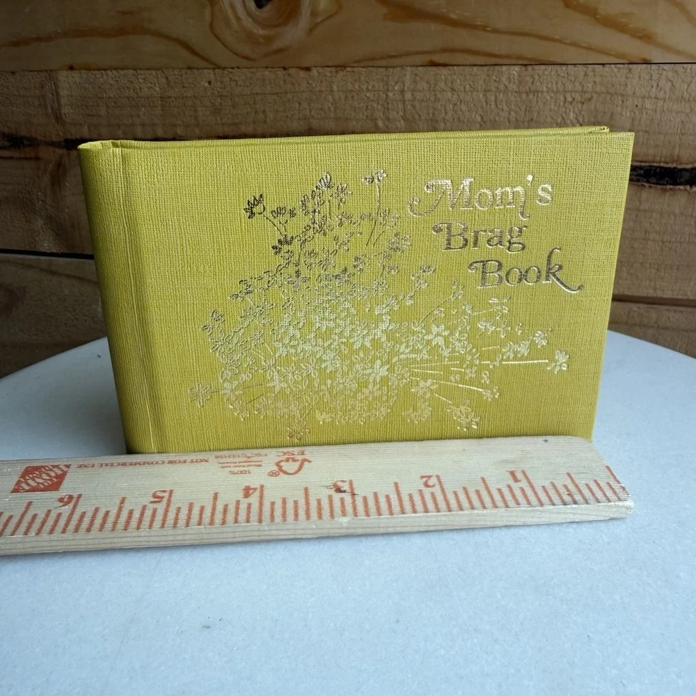 VTG 70s Moms Brag Book Gold Foil Yellow Photo Album‎ Floral New